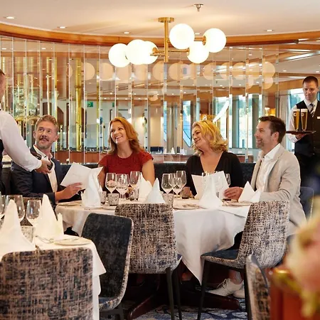 Hotel Viva Riverside Altstadt 4*