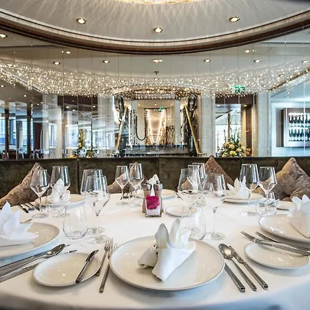 Hotel Viva Riverside Altstadt 4*