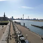 Viva Riverside Altstadt 호텔 4*