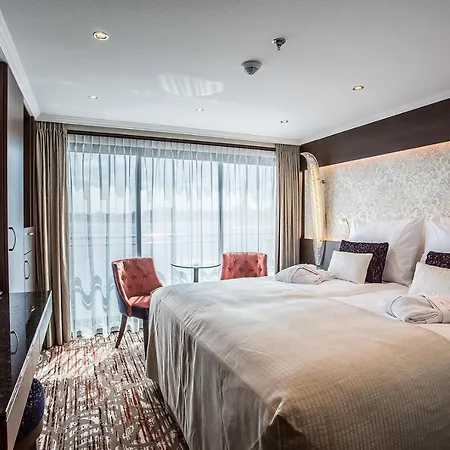 Viva Riverside Altstadt מלון