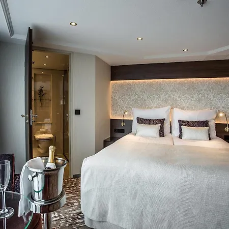 Viva Riverside Altstadt דיסלדורף