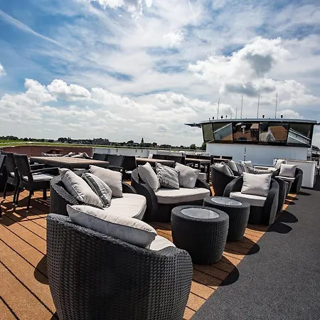Hotel Viva Riverside Altstadt 4*