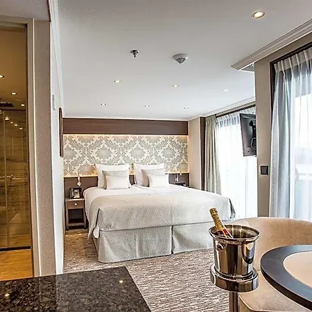 Viva Riverside Altstadt دوسلدورف