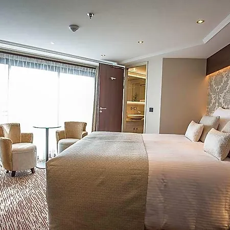 Viva Riverside Altstadt فندق 4*