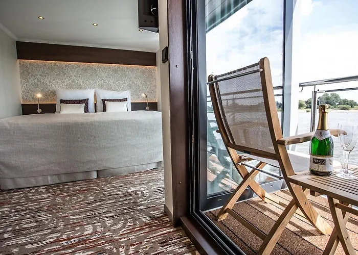 Viva Riverside Altstadt Hotel 4*