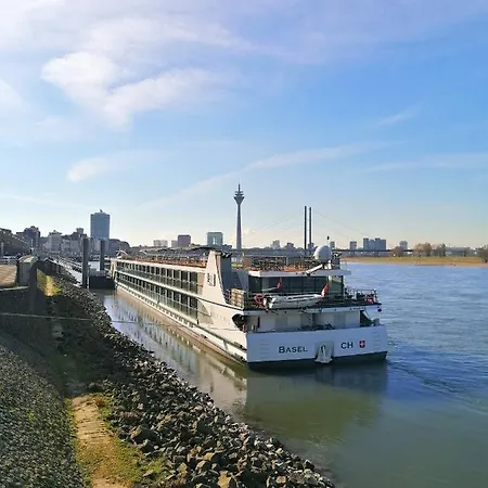 Viva Riverside Altstadt Ντίσελντορφ