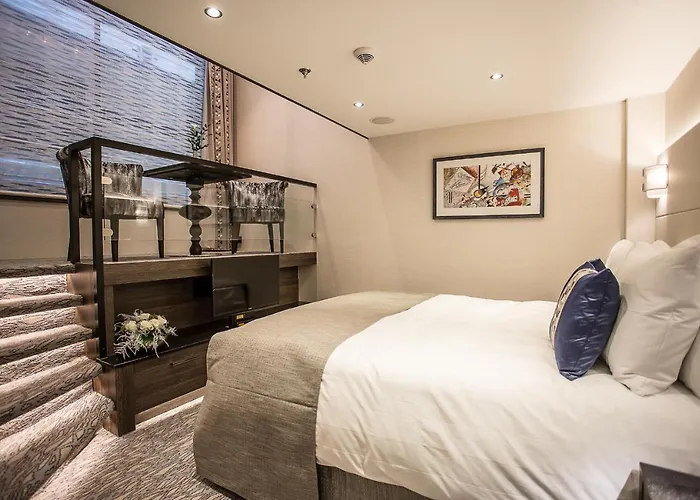 Hotel Viva Riverside Altstadt 4*